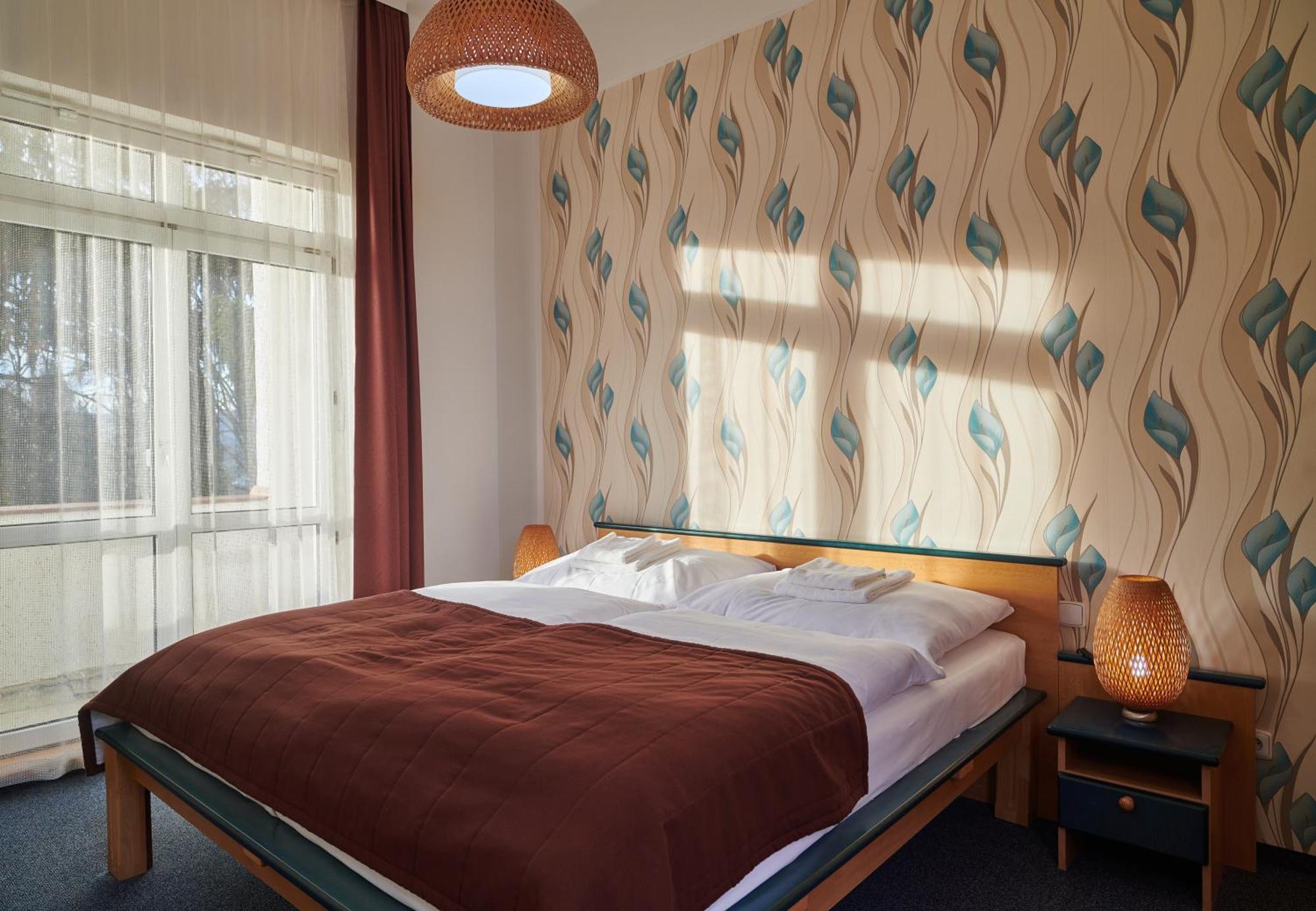 Hotel Palace - Kupele Szliács Kültér fotó