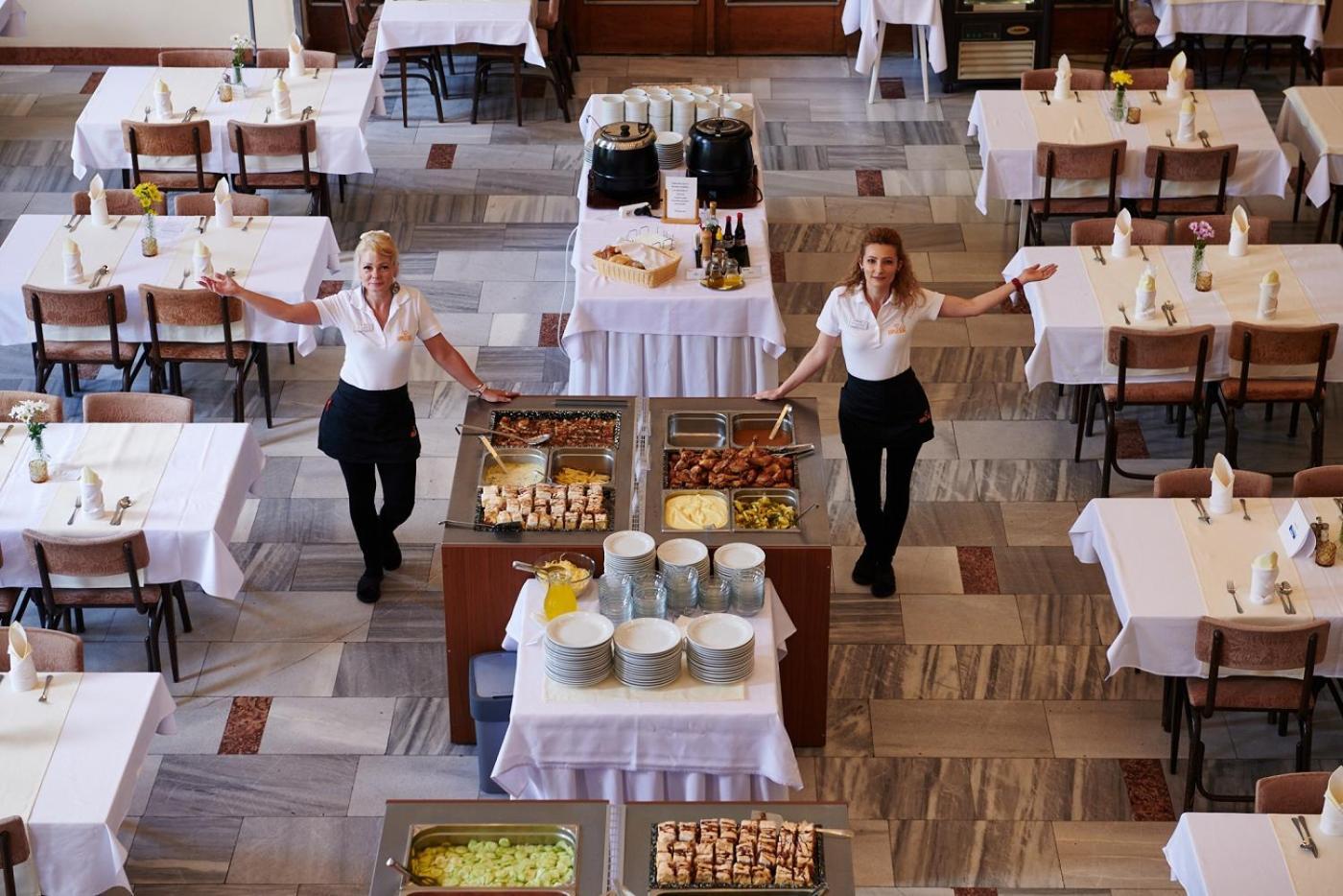 Hotel Palace - Kupele Szliács Kültér fotó